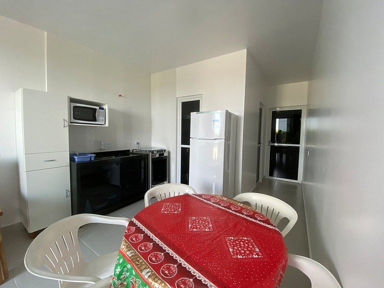 Apartamento térreo maior, 01 dormitório
