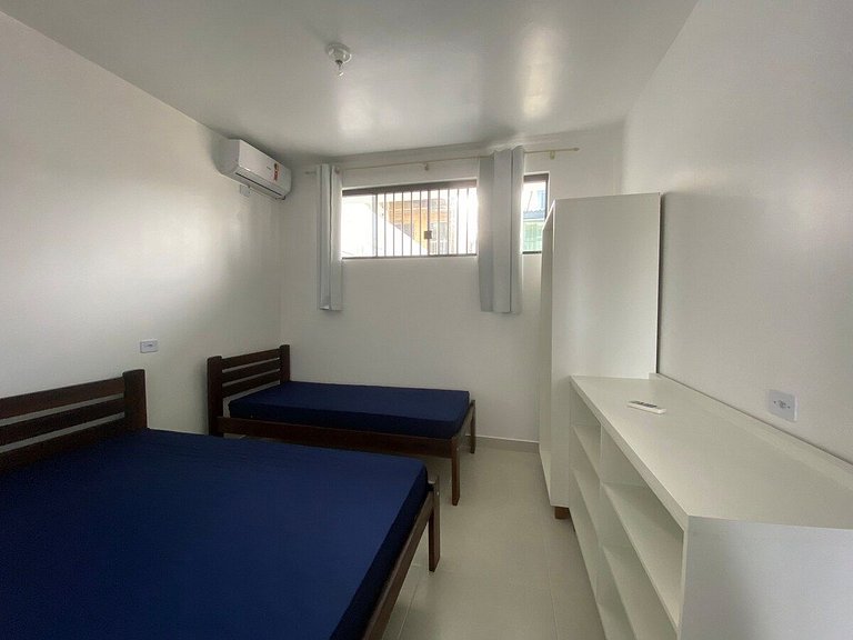 Apartamento térreo maior, 01 dormitório