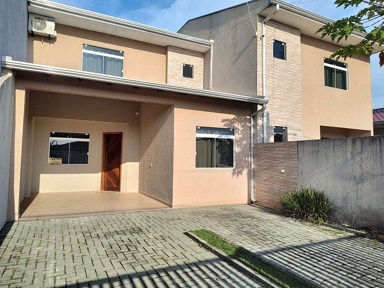 LINDO sobrado 4 domitorios com piscina prox DA PRAIA