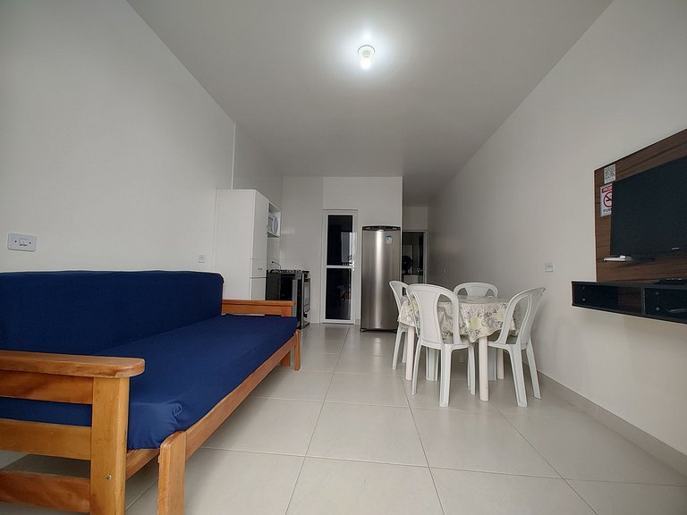 Apartamento térreo maior, 01 dormitório