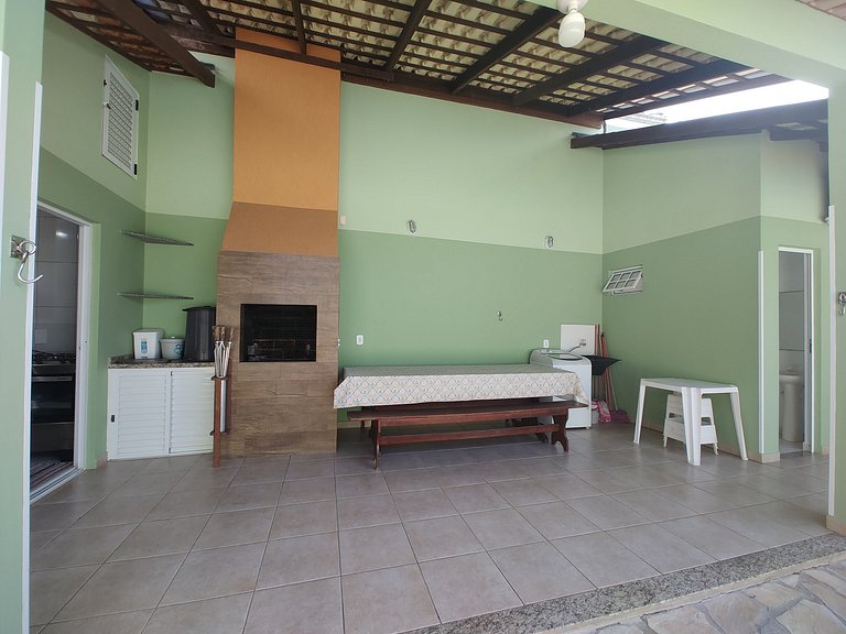 Casa com piscina próximo ao mar e calçadão - Ipanema/PR