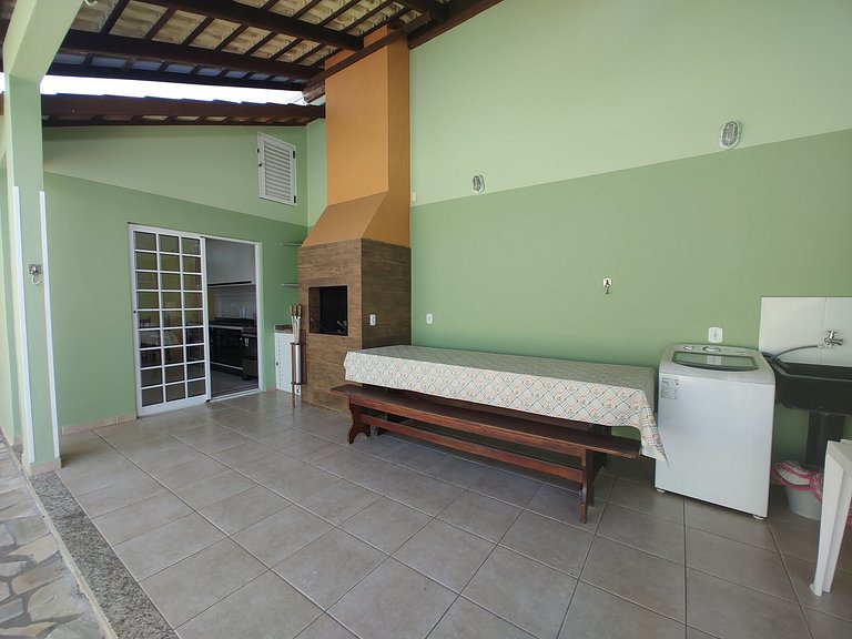 Casa com piscina próximo ao mar e calçadão - Ipanema/PR