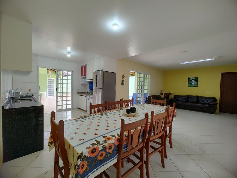 Casa com piscina próximo ao mar e calçadão - Ipanema/PR